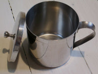 Mug with ear and lid in stainless steelFloby Överskottslager